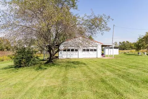 Exterior - 21455 Mccoy Rd, Circleville, OH 43113 photo 12 of 18