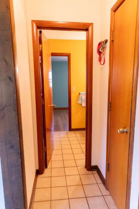 Entry Way - 21455 Mccoy Rd, Circleville, OH 43113 photo 2 of 4