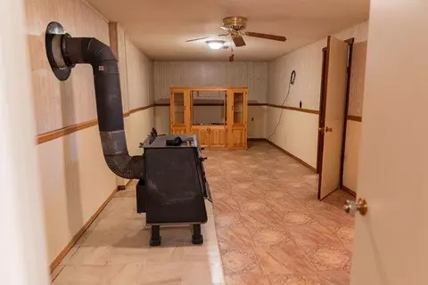 Living - 21455 Mccoy Rd, Circleville, OH 43113 photo 6 of 6