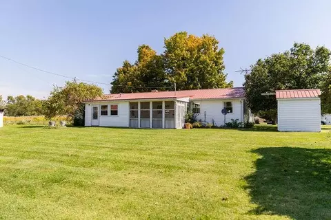 Exterior - 21455 Mccoy Rd, Circleville, OH 43113 photo 16 of 18