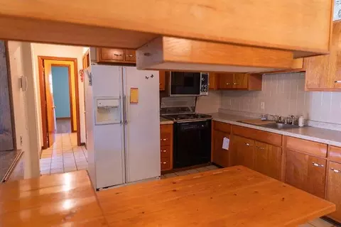 Kitchen - 21455 Mccoy Rd, Circleville, OH 43113 photo 1 of 2