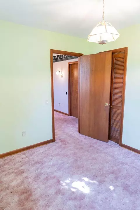 Bedroom - 21455 Mccoy Rd, Circleville, OH 43113 photo 5 of 8
