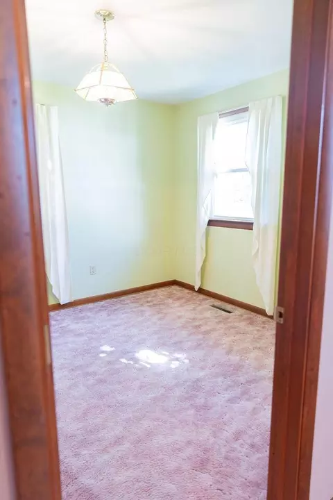 Bedroom - 21455 Mccoy Rd, Circleville, OH 43113 photo 6 of 8