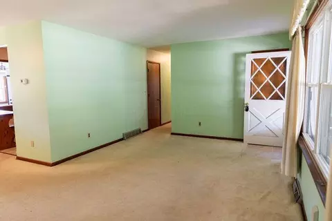 Living - 21455 Mccoy Rd, Circleville, OH 43113 photo 2 of 6