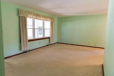 Living - 21455 Mccoy Rd, Circleville, OH 43113 photo 1 of 6