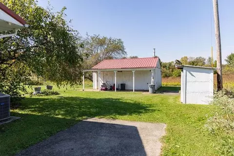 Exterior - 21455 Mccoy Rd, Circleville, OH 43113 photo 10 of 18