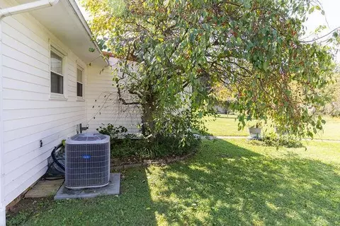 Exterior - 21455 Mccoy Rd, Circleville, OH 43113 photo 8 of 18