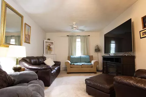 Living - 623 E 5th Ave, Lancaster, OH 43130 photo 3 of 4