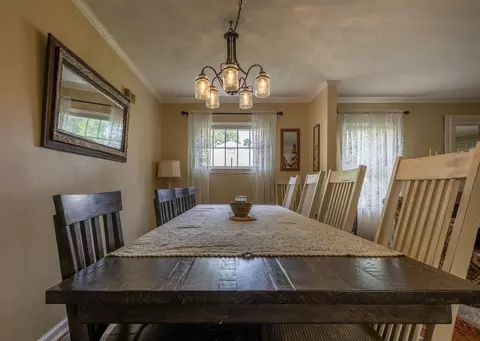 Dining - 623 E 5th Ave, Lancaster, OH 43130 photo 3 of 3