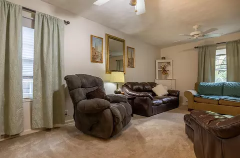 Living - 623 E 5th Ave, Lancaster, OH 43130 photo 2 of 4
