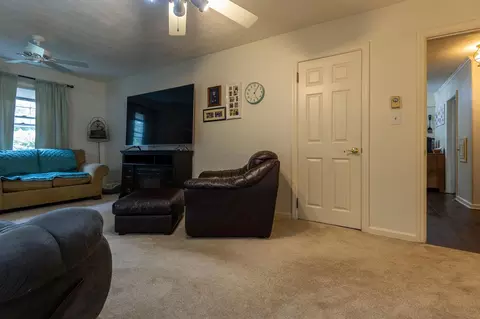 Living - 623 E 5th Ave, Lancaster, OH 43130 photo 4 of 4