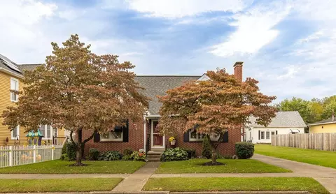 Exterior - 623 E 5th Ave, Lancaster, OH 43130 photo 2 of 10
