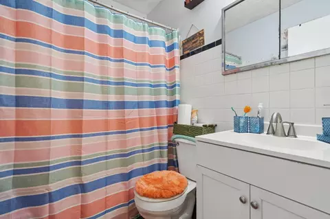 Bath - 532 Westphal Ave, Columbus, OH 43213 photo 1 of 2