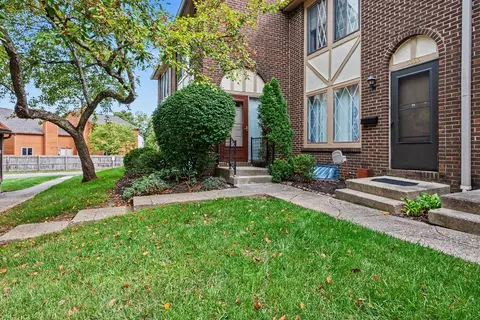 5361 Valley Ln E #Z67, Columbus, OH 43231