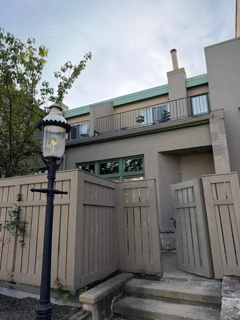 38 W Hoster St, Columbus, OH 43215