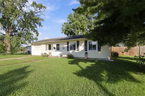 Exterior - 420 Avon Dr, Circleville, OH 43113 photo 1 of 4