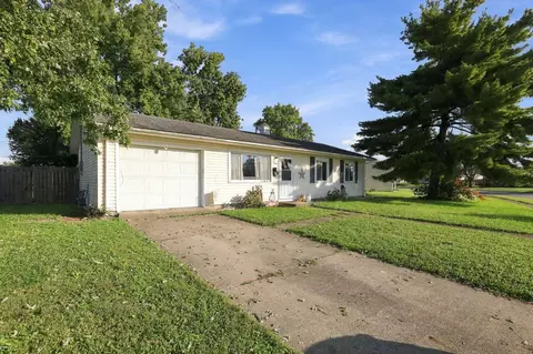 Exterior - 420 Avon Dr, Circleville, OH 43113 photo 2 of 4