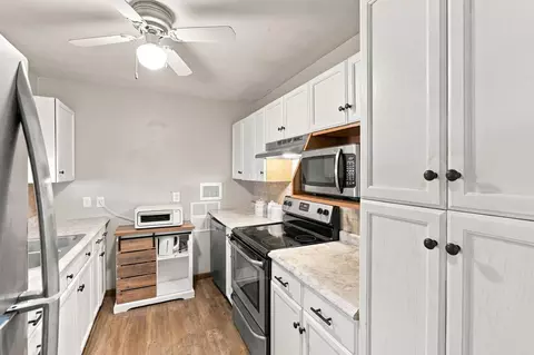 Kitchen - 420 Avon Dr, Circleville, OH 43113 photo 2 of 4