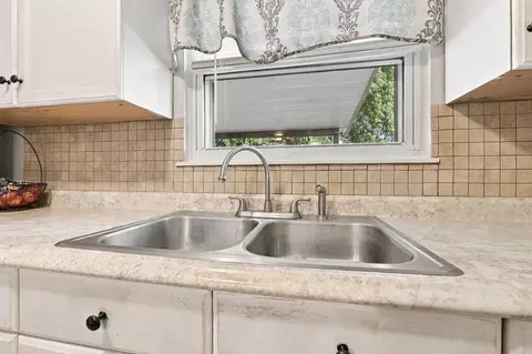 Kitchen - 420 Avon Dr, Circleville, OH 43113 photo 4 of 4