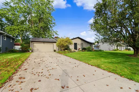 685 N Satinwood Cir N, Mansfield, OH 44903
