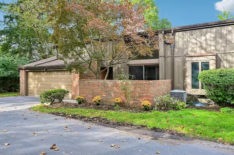 95 Glen Dr, Worthington, OH 43085
