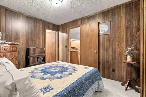 Bedroom - 34199 Keller Rd, Logan, OH 43138 photo 4 of 5