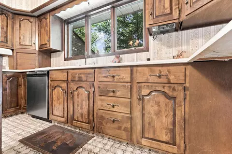 Kitchen - 34199 Keller Rd, Logan, OH 43138 photo 6 of 7