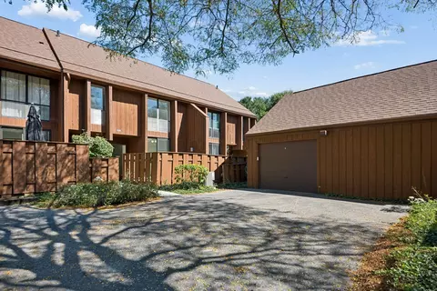 5006 Smoketalk Ln, Westerville, OH 43081
