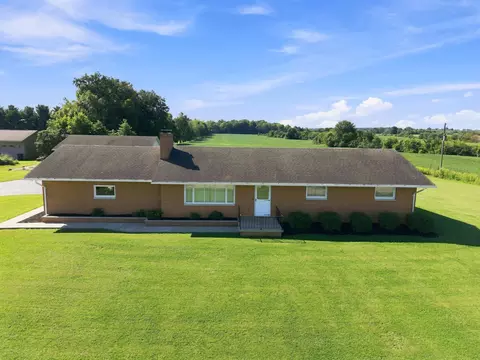 Exterior - 2464 Lees Rd, Newark, OH 43055 photo 6 of 11