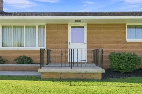 Exterior - 2464 Lees Rd, Newark, OH 43055 photo 3 of 11