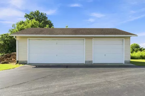 Exterior - 2464 Lees Rd, Newark, OH 43055 photo 5 of 11