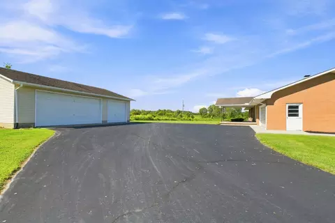 Exterior - 2464 Lees Rd, Newark, OH 43055 photo 7 of 11