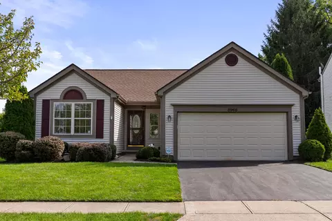 8968 Marchbank Ln, Lewis Center, OH 43035