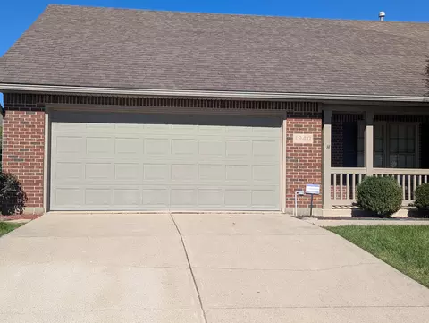 Exterior - 1940 Shady Oak Ct, Springfield, OH 45502 photo 3 of 6