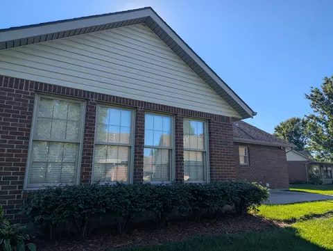 Exterior - 1940 Shady Oak Ct, Springfield, OH 45502 photo 5 of 6