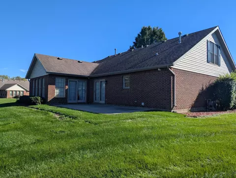 Exterior - 1940 Shady Oak Ct, Springfield, OH 45502 photo 4 of 6