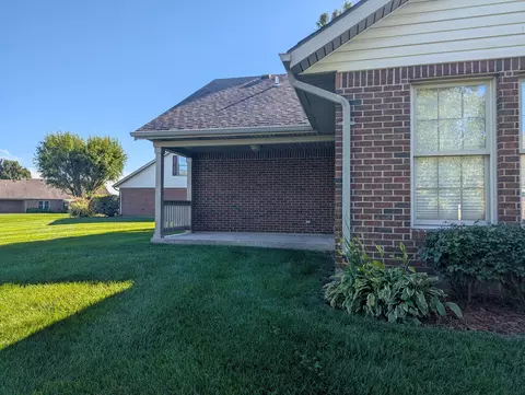 Exterior - 1940 Shady Oak Ct, Springfield, OH 45502 photo 6 of 6