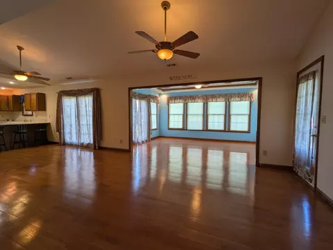 Living - 1940 Shady Oak Ct, Springfield, OH 45502 photo 3 of 5