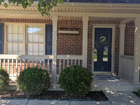 Exterior - 1940 Shady Oak Ct, Springfield, OH 45502 photo 2 of 6