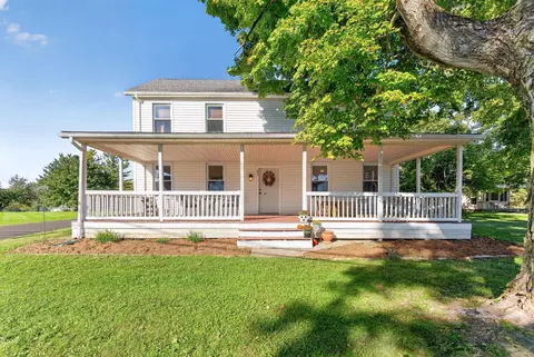93 Main St, Unionville Center, OH 43077