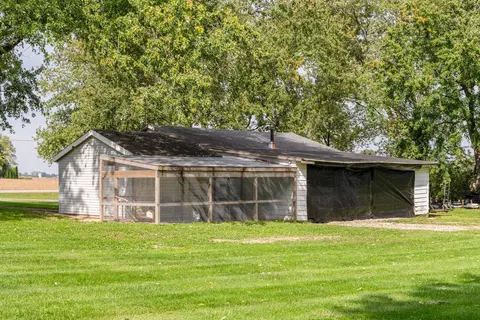 Exterior - 5730 Old Clifton Rd, Springfield, OH 45502 photo 12 of 17