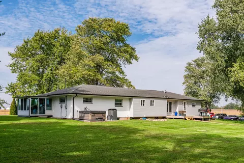 Exterior - 5730 Old Clifton Rd, Springfield, OH 45502 photo 8 of 17