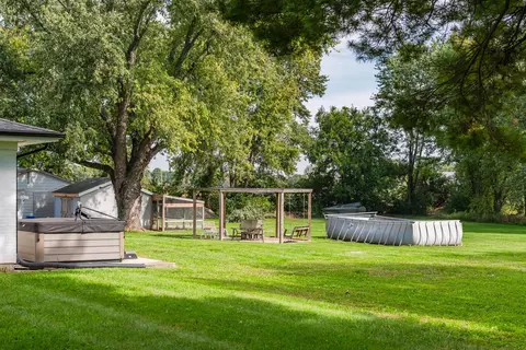 Exterior - 5730 Old Clifton Rd, Springfield, OH 45502 photo 7 of 17