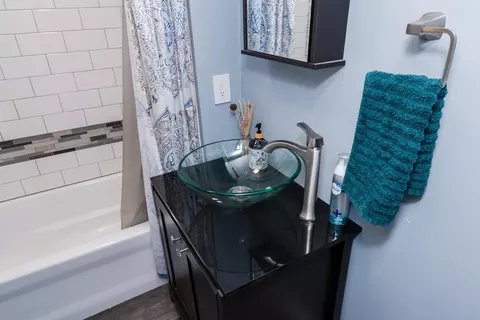 Bath - 5730 Old Clifton Rd, Springfield, OH 45502 photo 6 of 7