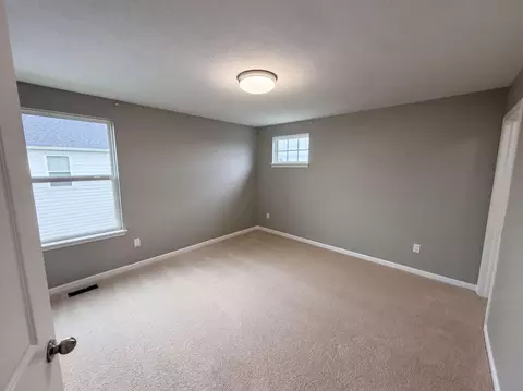 Bedroom - 324 Silver Fox Way, Delaware, OH 43015 photo 1 of 12