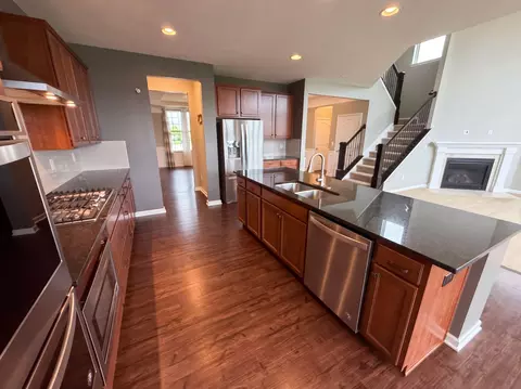 Kitchen - 324 Silver Fox Way, Delaware, OH 43015 photo 4 of 7