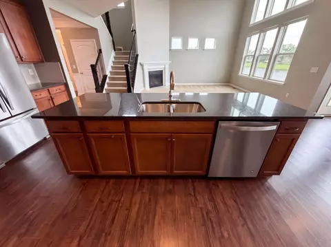 Kitchen - 324 Silver Fox Way, Delaware, OH 43015 photo 6 of 7