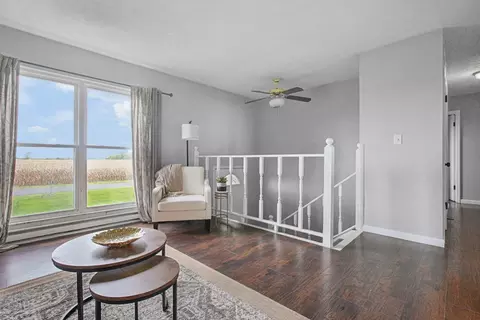 Living - 10547 Creamer Rd, Orient, OH 43146 photo 2 of 4