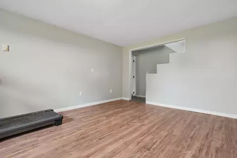 Living - 10547 Creamer Rd, Orient, OH 43146 photo 3 of 4