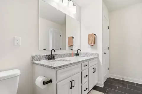 Bath - 39 Bluestone Ln, Delaware, OH 43015 photo 9 of 10
